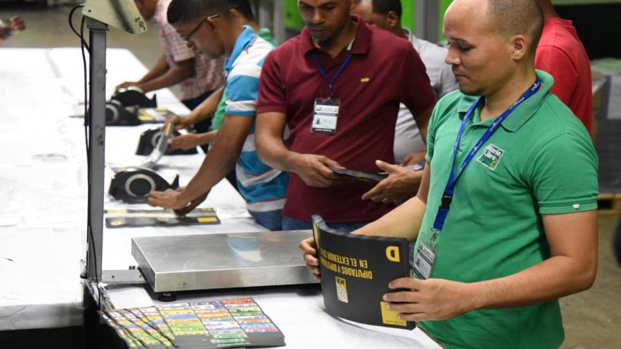 Valijas del exterior pueden ser entregadas hasta dos horas antes de las votaciones