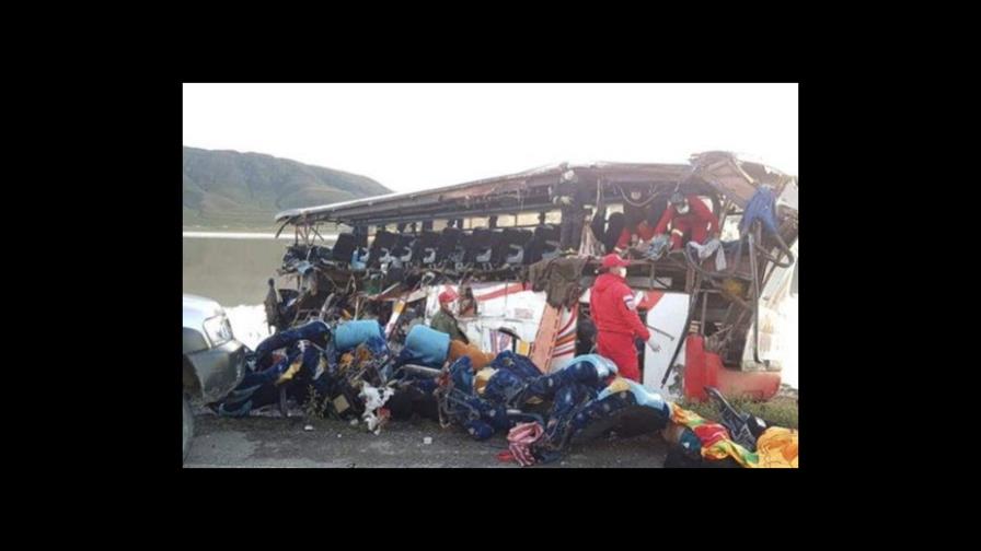 Unas 24 personas mueren en accidente carretero en Bolivia