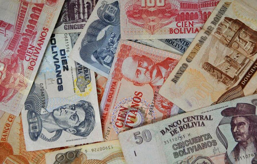 Bolivia devolverá fondos de pensiones para paliar crisis del COVID-19
Bolivia devolverá aportes jubilación para paliar crisis