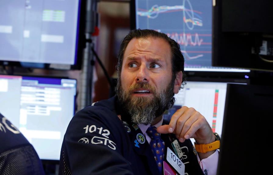 Wall Street cerró con fuertes pérdidas y el Dow Jones cae un 3,05 %