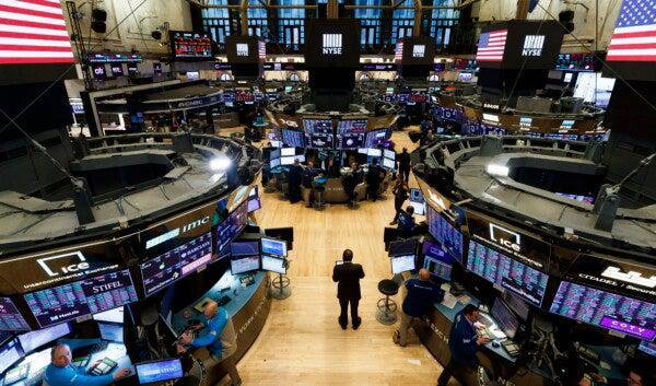 Wall Street abre al alza a la espera de jornada volátil por datos de empleo