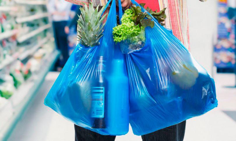 Chile prohíbe uso de bolsas plásticas en pequeños comercios