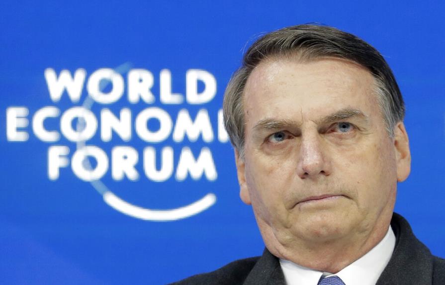 Justicia brasileña suspende dos demandas contra Bolsonaro