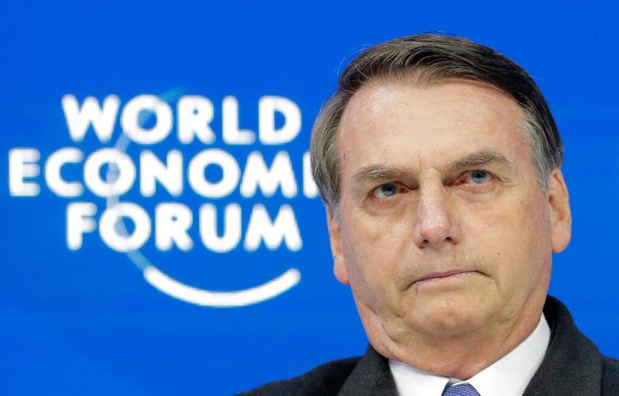 Bolsonaro dice que Argentina hizo “mala elección” y no felicitará a Fernández