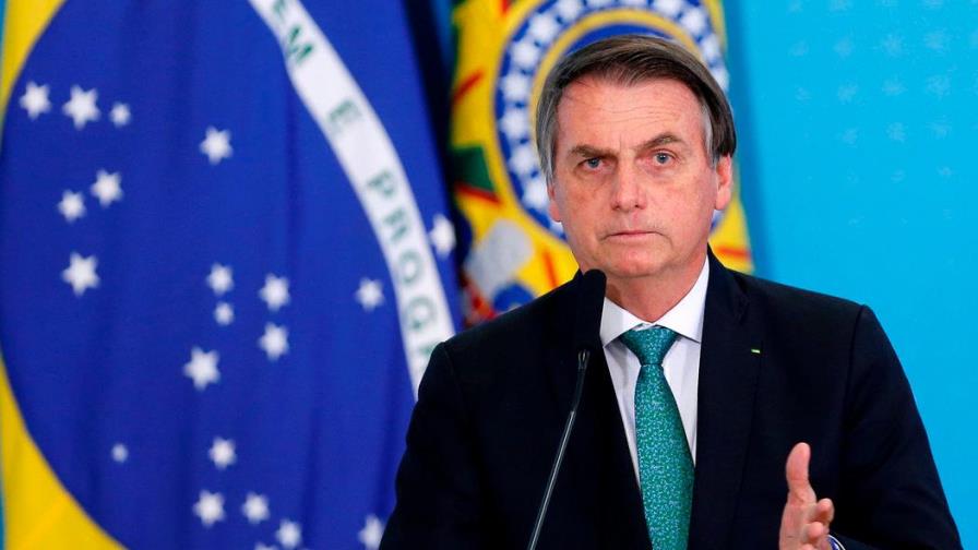 Bolsonaro dice que podría llamar a Trump para discutir aranceles anunciados