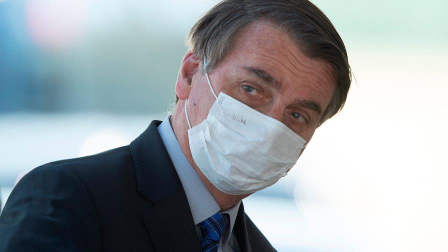 Bolsonaro insiste en que reacción a la pandemia fue exagerada Bolsonaro insiste en que reacción a la pandemia fue exagerada