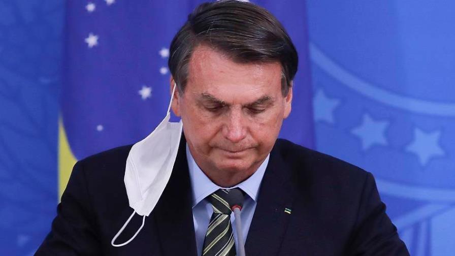 Bolsonaro se muestra recuperado del virus y vuelve a acercarse a seguidores