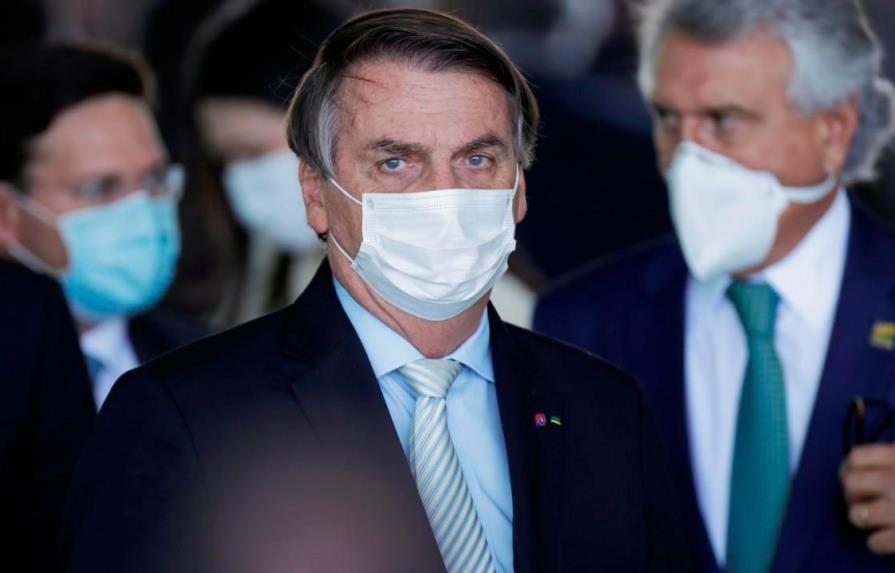 Bolsonaro afirma que será el último brasileño en vacunarse contra la COVID-19