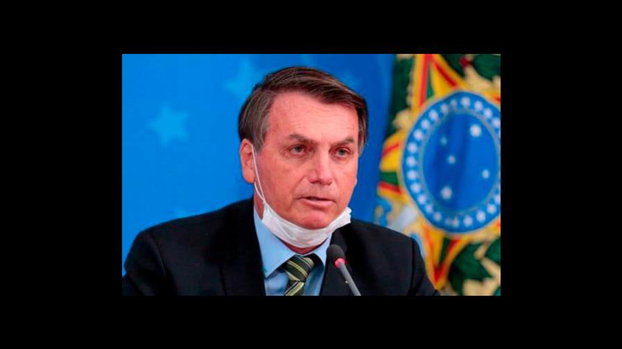 Bolsonaro dice que sólo Dios lo saca de la Presidencia de Brasil