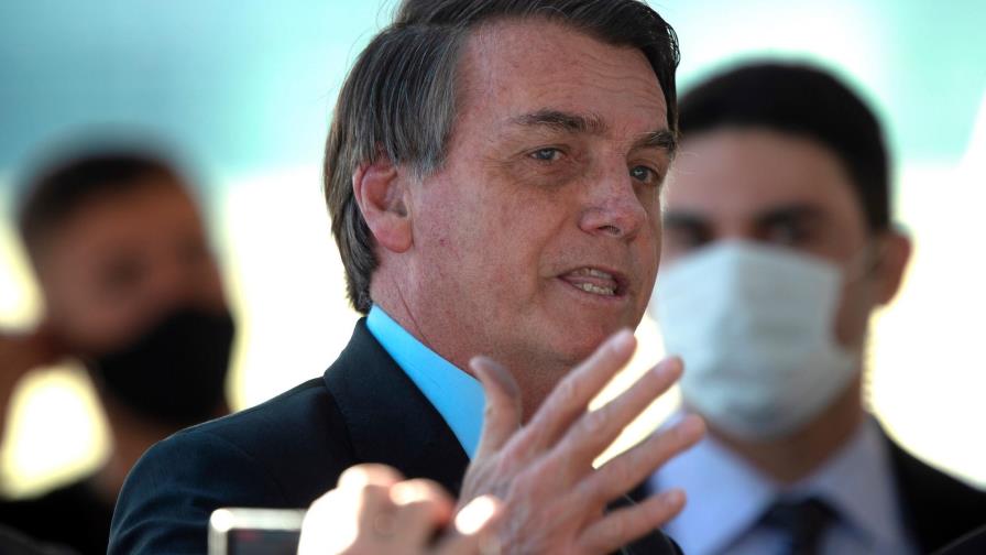 Demandarán a Bolsonaro por poner en riesgo a periodistas al anunciar positivo