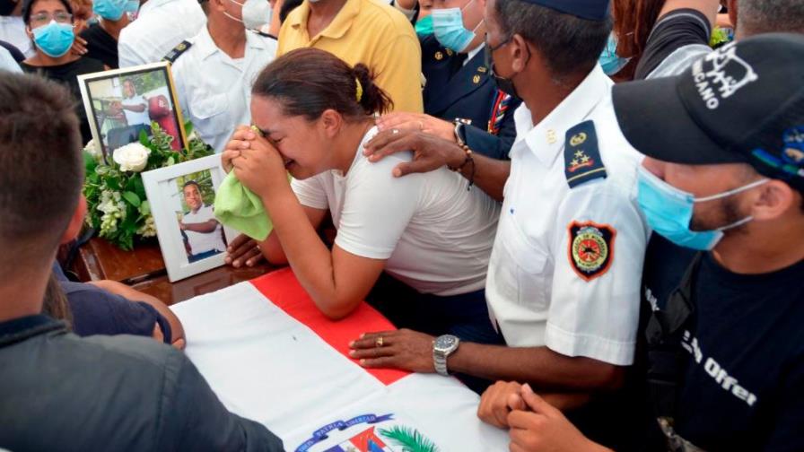 La Vega llora sus héroes caídos mientras salvaban la vida y propiedad ajena La Vega llora sus héroes caídos mientras salvaban la vida y propiedad ajena