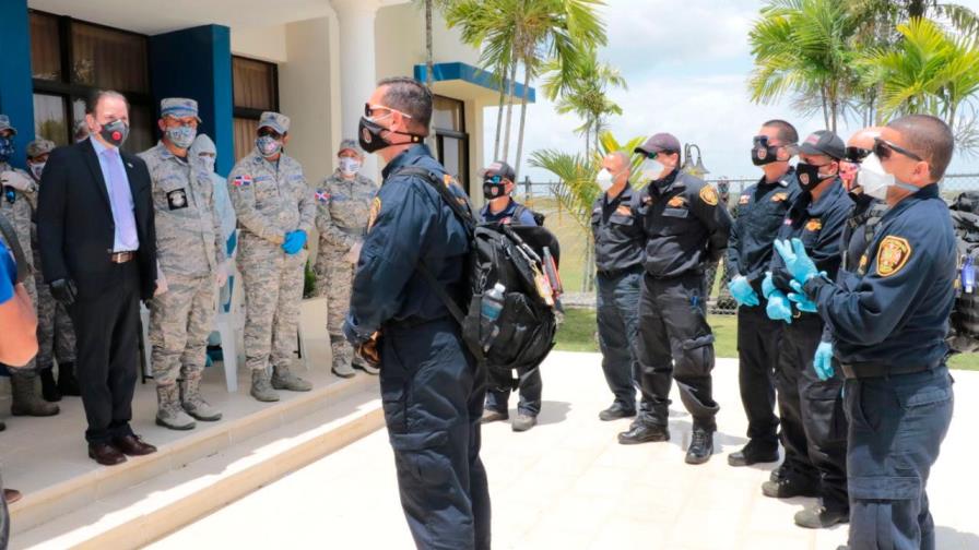 Puerto Rico envía equipo de bomberos a RD para contener incendio en Duquesa