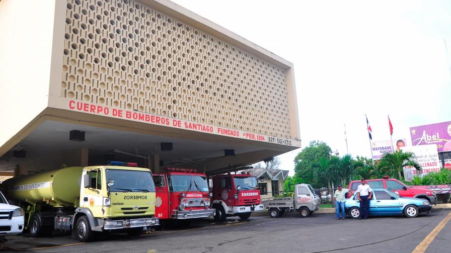 Otra tarea para los bomberos de RD: desinfectar áreas donde muere alguien por COVID-19 Otra tarea para los bomberos de RD: desinfectar áreas donde muere alguien por COVID-19