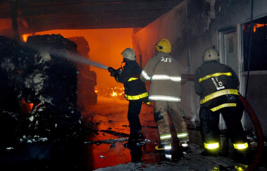 Ser bombero no interesa a muchos por el poco atractivo y alto riesgo