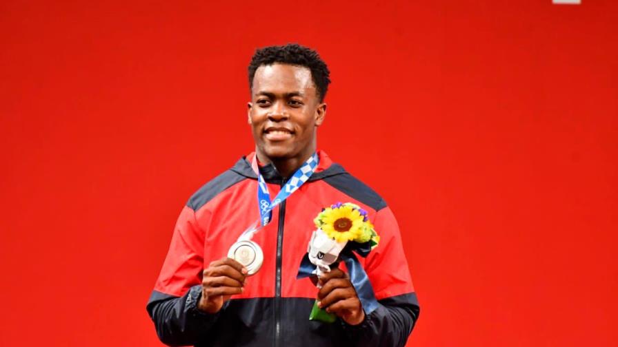 Los medallistas olímpicos Bonnat y Santana llegan al país este jueves