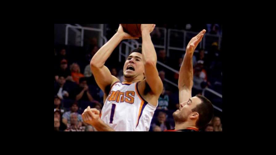 Booker gana el torneo virtual NBA 2K20, venciendo a Ayton Booker gana el torneo virtual NBA 2K20, venciendo a Ayton