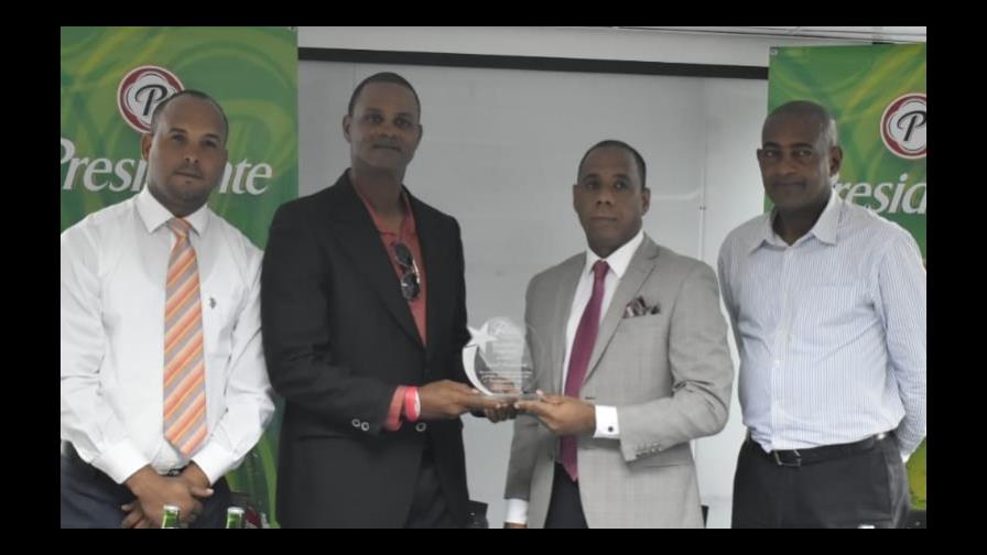 Rubén Sosa de los Toros, fue electo como El Mega Pelotero Rubén Sosa de los Toros, fue electo como El Mega Pelotero