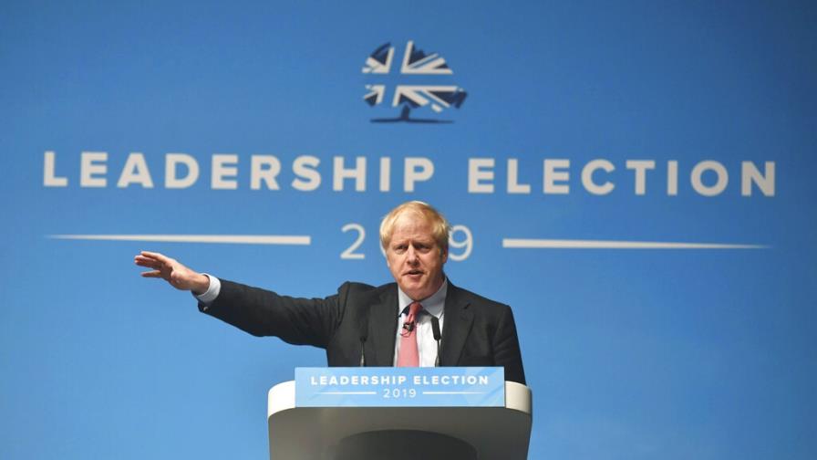 La carrera para suceder a May toca a su fin con la amenaza de un Brexit brutal