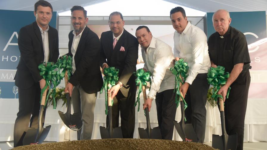 Dejan iniciada construcción de hotel en área Monumental de Santiago