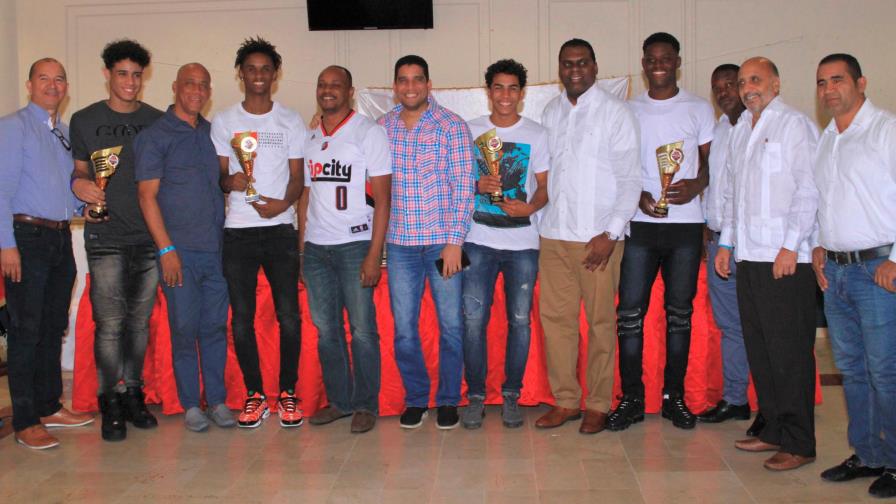 San Lázaro: Club del Año en premiación de Abadina