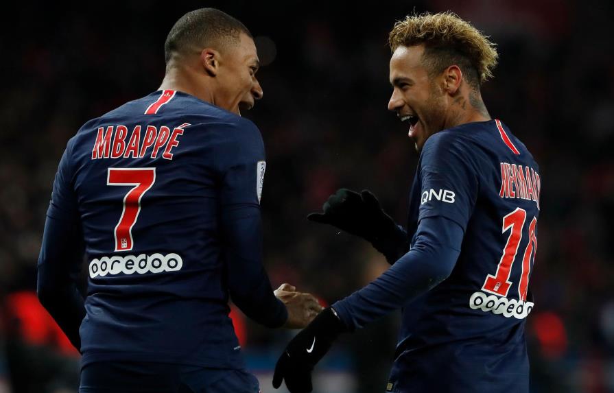 París Saint-Germain ha desafiado a la UEFA; pesquisa analiza transferencia Neymar-Mbappe