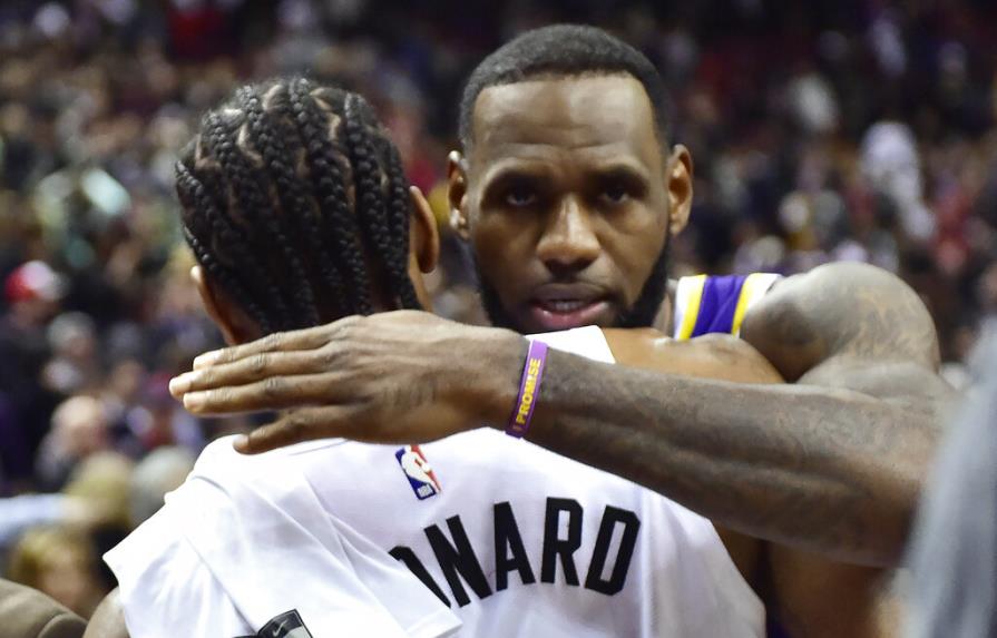 NBA-Resumen: Leonard aporta 25 puntos y Raptors hunden más a Lakers