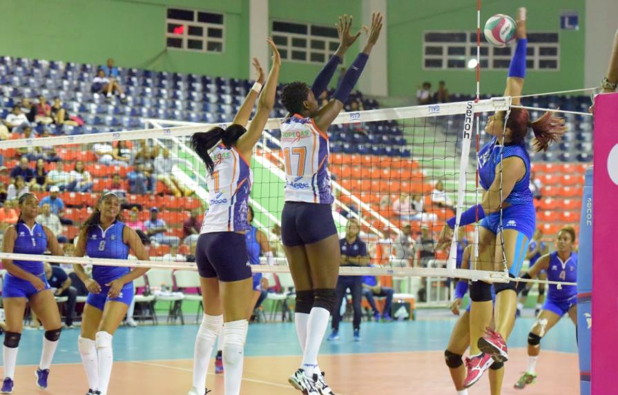 Caribeñas-New Horizons gana y empata en la segunda posición del voleibol superior