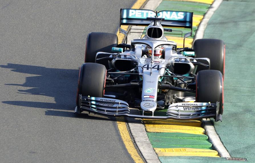 Vuelta récord da a Hamilton la pole del GP de Australia