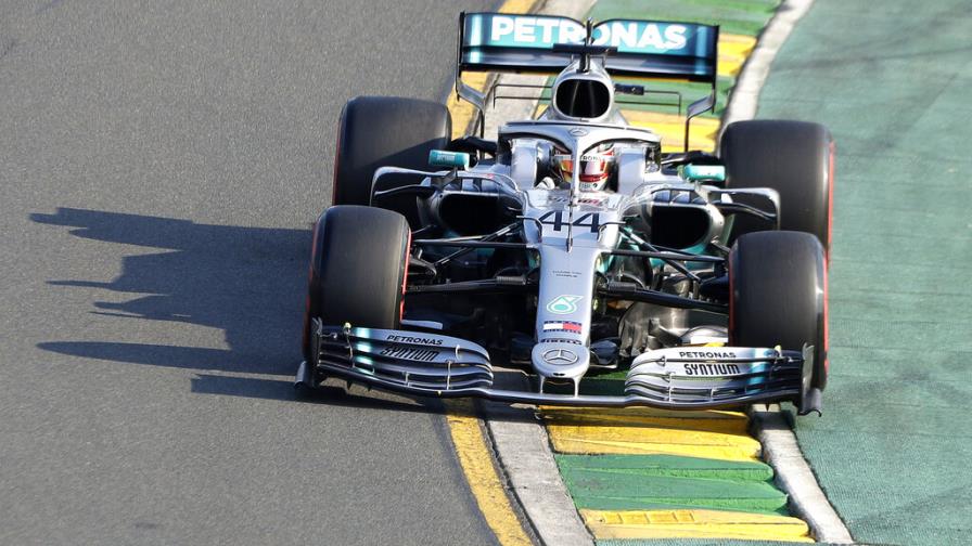 Vuelta récord da a Hamilton la pole del GP de Australia