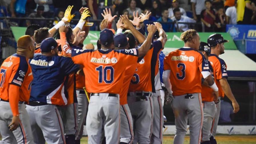 Caribes, Leones ganan sus respectivos duelos y avanzan a semifinales en Venezuela