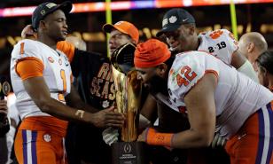 Clemson apalea a Alabama y es campeón colegial 