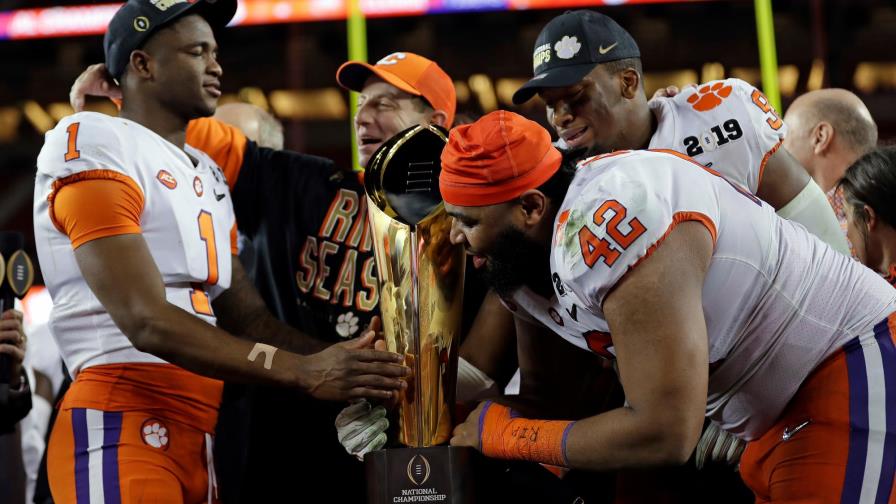 Clemson apalea a Alabama y es campeón colegial 