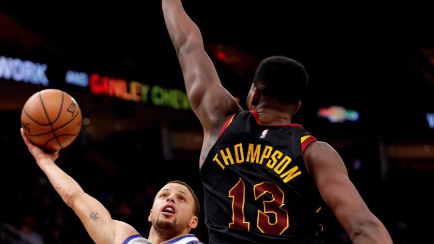 LeBron anota 42, Lakers reaccionan al final y ganan a Spurs 