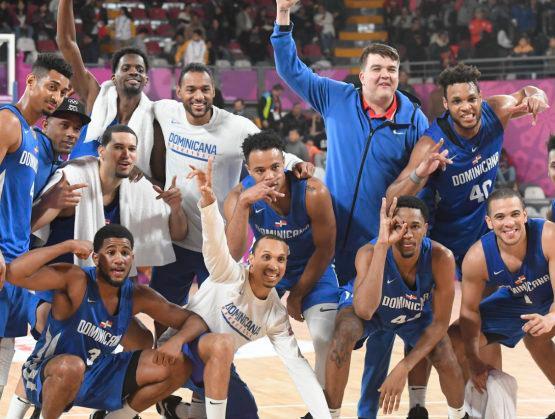 Dominicana gana en baloncesto y avanza en los panamericanos
