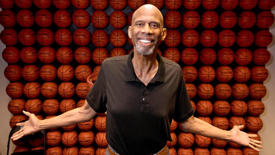 Kareem Abdul-Jabbar subasta 4 anillos de campeón