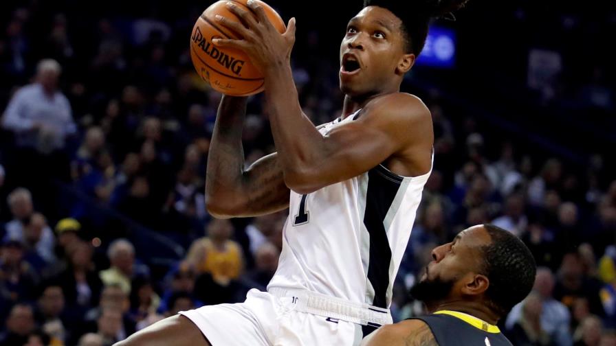 NBA-Resumen: Warriors barren a Spurs 141-102 comandados por Thompson NBA-Resumen: Warriors barren a Spurs 141-102 comandados por Thompson