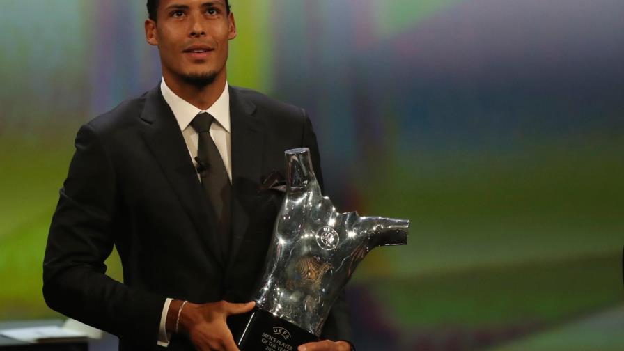 Van Dijk deja a Messi y Cristiano sin el premio a mejor jugador UEFA Van Dijk deja a Messi y Cristiano sin el premio a mejor jugador UEFA