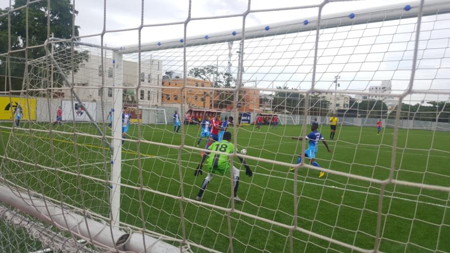 El Atlético SJ muestra sus garras en debut de la Serie B