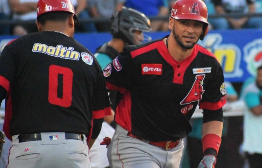 Dominicano ayuda a clasificación de Cardenales de Lara en el béisbol de Venezuela