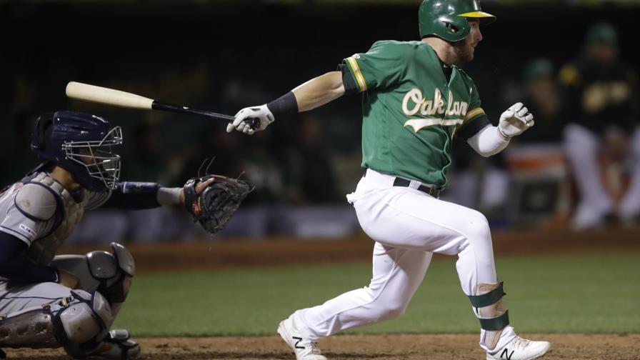 Atléticos superan a Astros en el 13ro, se acercan al playoff