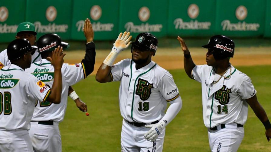 Las Estrellas Orientales inician defensa del cetro con victoria 