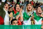 Las mujeres entran en los estadios árabes pero la segregación continúa