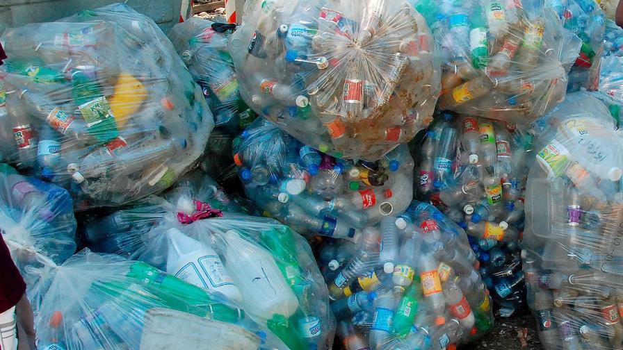 El ADN cambiará botellas plásticas por juguetes 