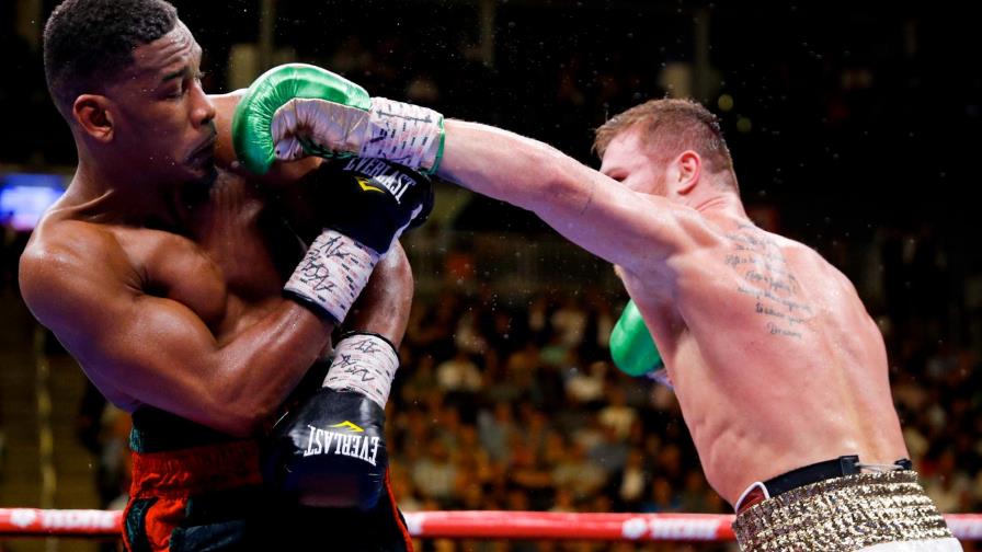 “Canelo” Álvarez, el “rey” indiscutible del peso mediano tras vencer a Jacobs “Canelo” Álvarez, el “rey” indiscutible del peso mediano tras vencer a Jacobs