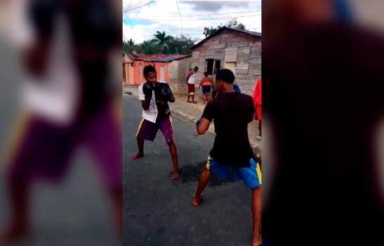 Jóvenes violaron toque de queda durante pelea de boxeo que terminó en tragedia 