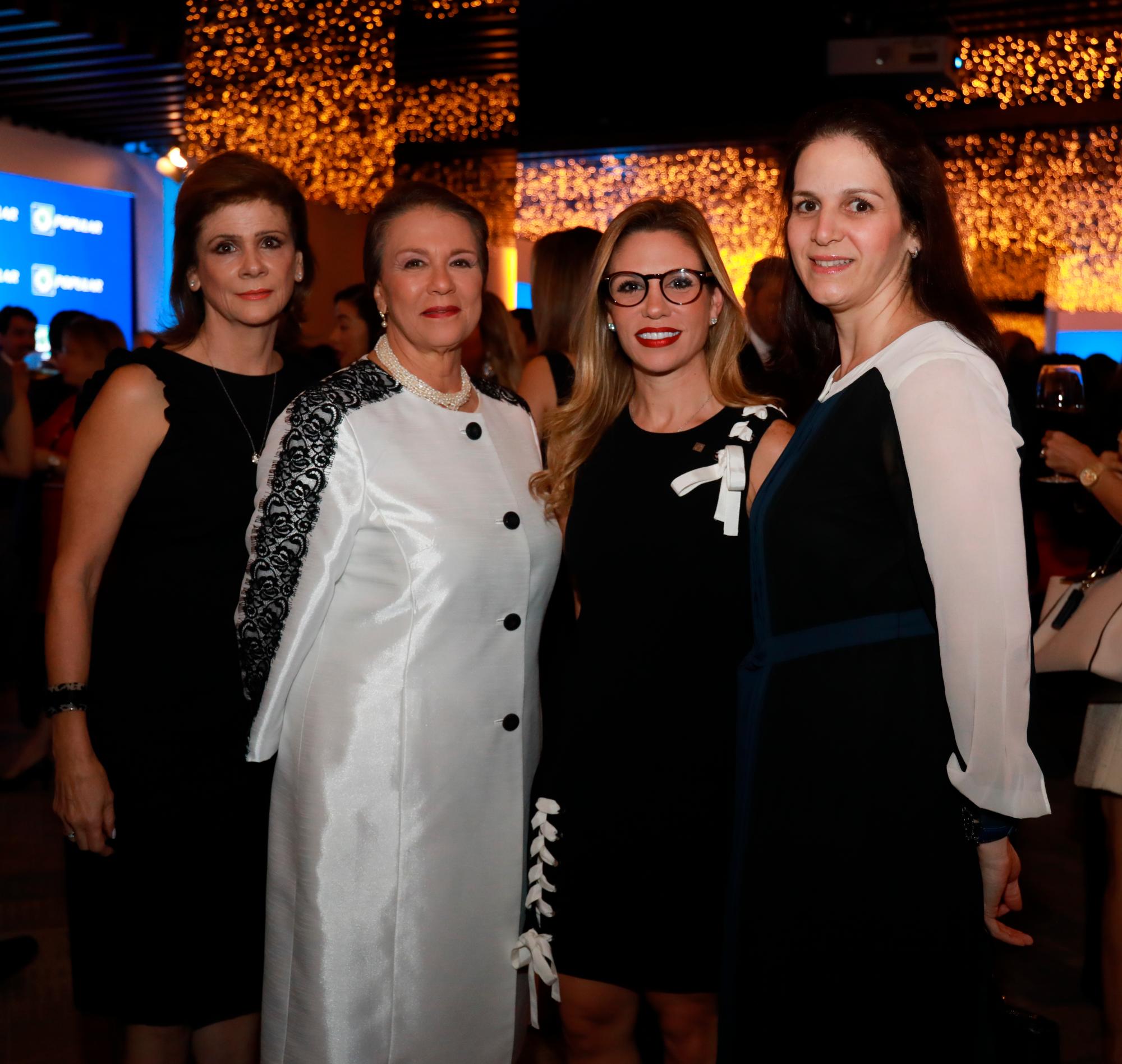 Elena Villeya, Tamara Frankenberg, María Isabel Pérez y Ana Henríquez. 