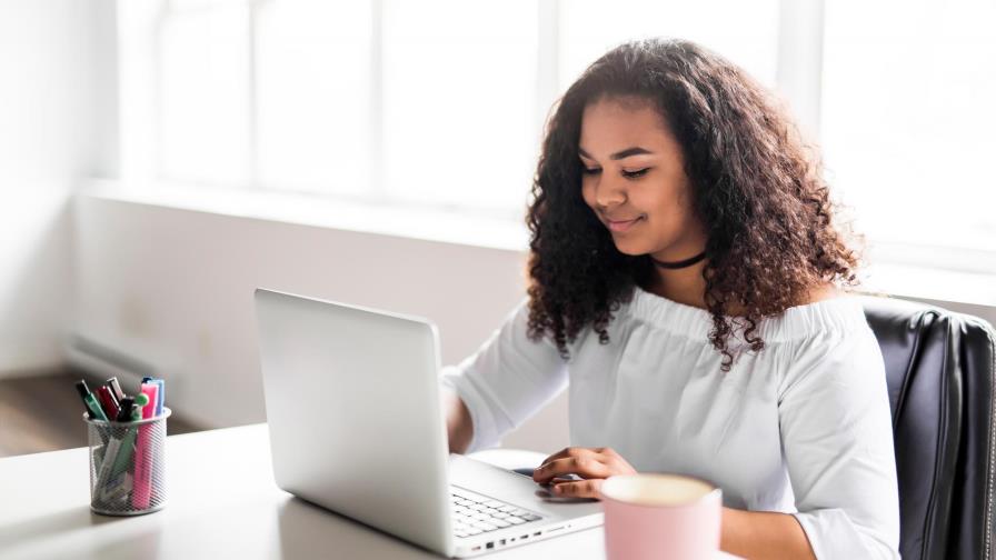 Banco Popular convoca a 65 becas para estudios superiores en 12 centros educativos