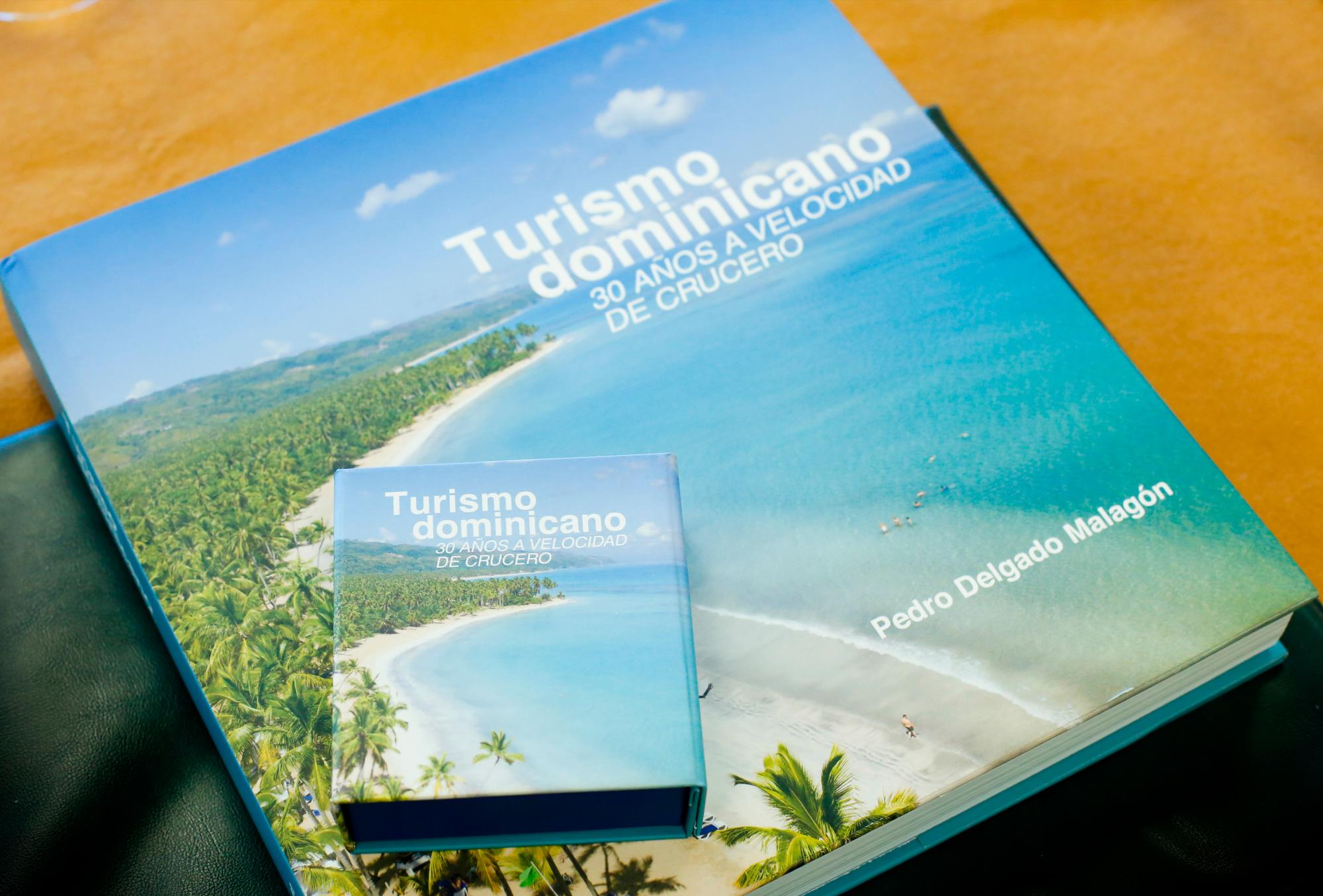 El libro institucional “Turismo dominicano: 30 años a velocidad de crucero” promueve el dinámico sector turístico dominicano y sus proyecciones de futuro.