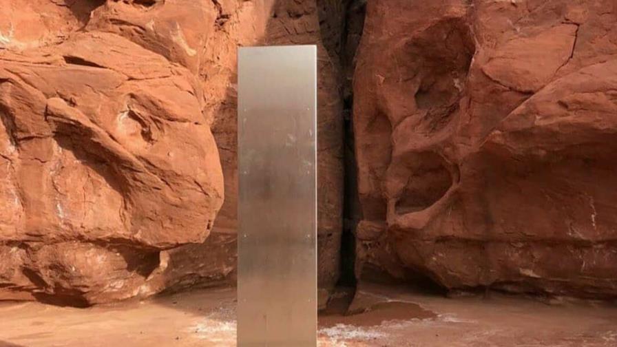 Misterioso obelisco descubierto en desierto de EE.UU. dispara teorías