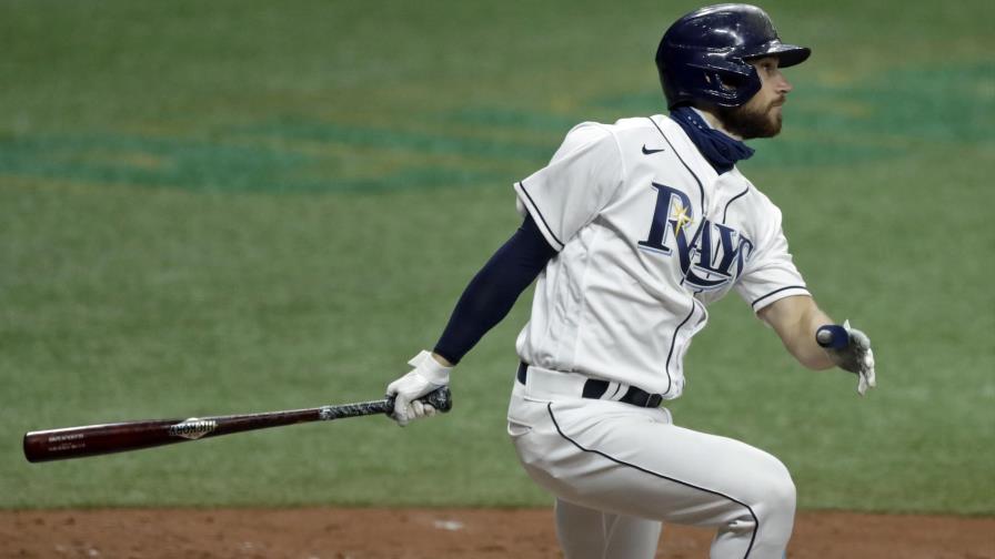 Con triple de Lowe, Rays se imponen sobre Azulejos